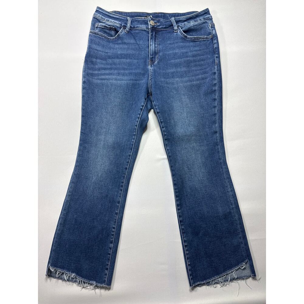 Lovervet by Vervet Women's Crop Flare Blue Jeans - Size 16 (34x27)